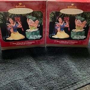 Hallmark Keepsake Snow White set of 2 ornaments